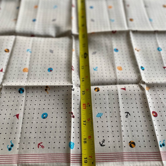 BURBERRY HANDKERCHIEF BEACH EDITION - Picture 4 of 5